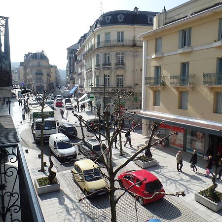 Revotel Chambéry Esterno foto