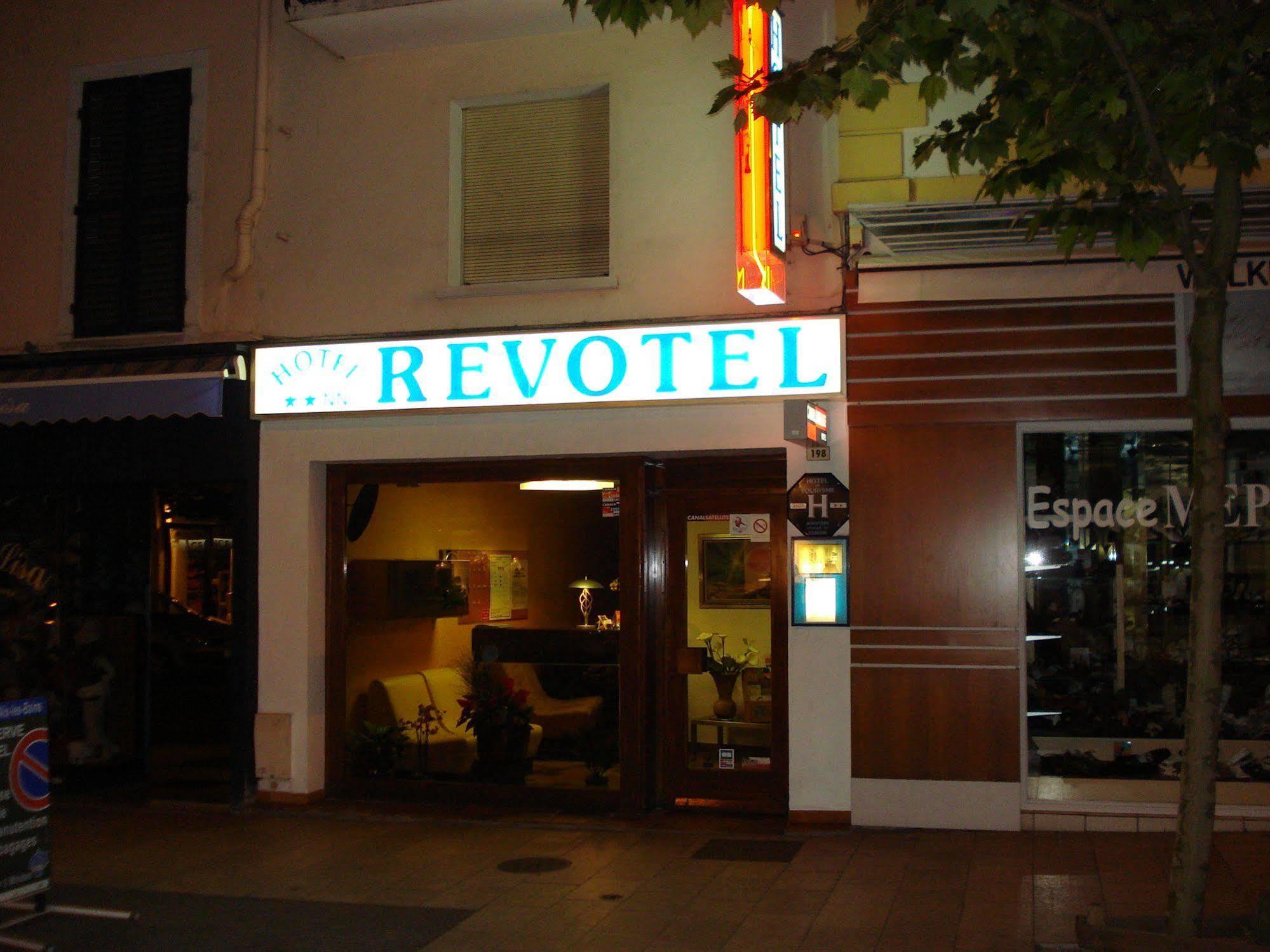 Revotel Chambéry Esterno foto